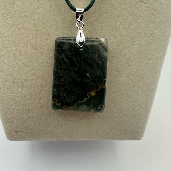 Moss Agate Pendant Necklace - Picture 3 of 11